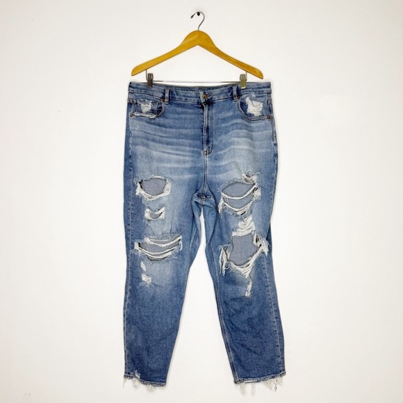 American Eagle Curvy Mom Jeans – Women’s Size 20 Regular – Distressed Light Wash - Picture 1 of 6